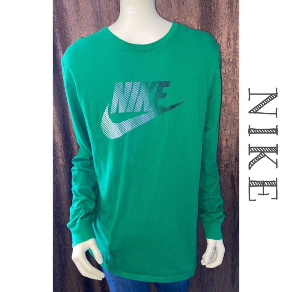 NIKE MEN’s Long Sleeve Tee Shirt - Size L - Like new condition!
